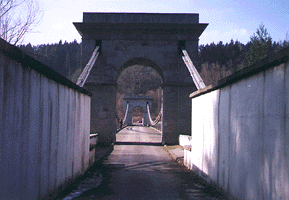 řetězový most přes Lužnici